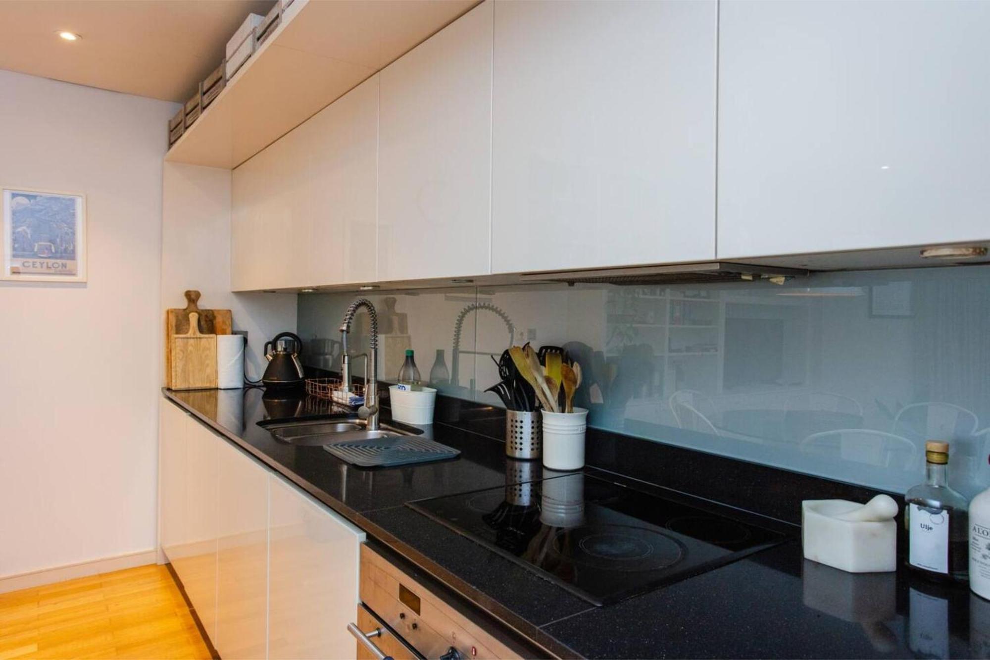 Modern 3 Bedroom Apartment In Paddington Londra Dış mekan fotoğraf