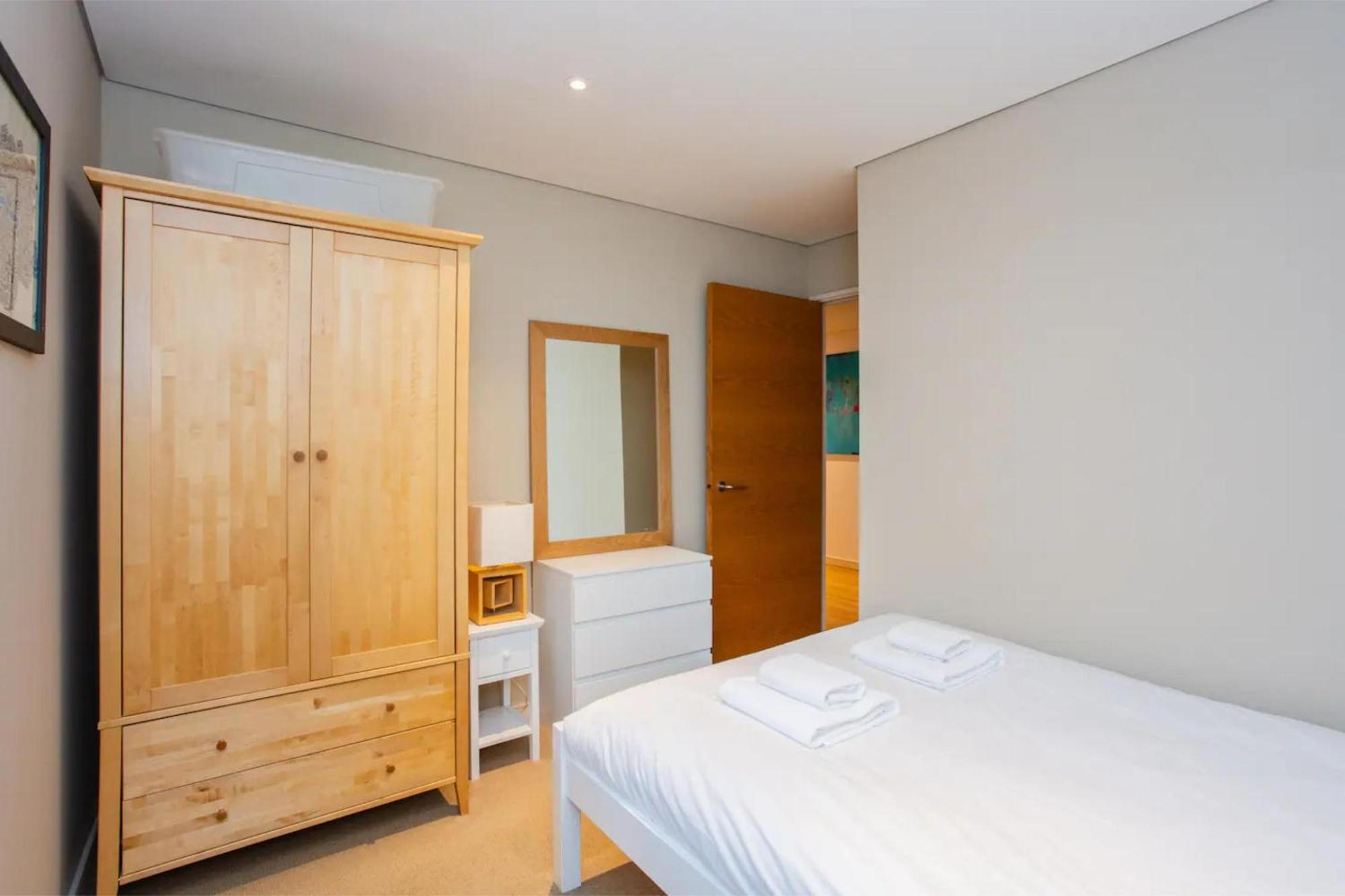 Modern 3 Bedroom Apartment In Paddington Londra Dış mekan fotoğraf